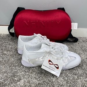 BRAND NEW CHEERLEADING SHOES (NFINITY)
